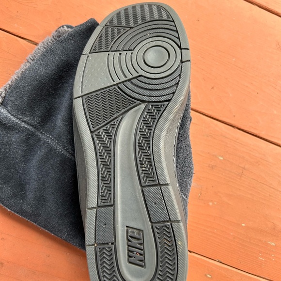 Nike suede slouch boots backside zipper, lined sensory motion system Sz 9 black - Picture 3 of 5